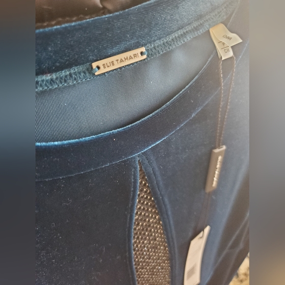 ELLIE TAHARI Velvet Dress - SMALL - Picture 7 of 12